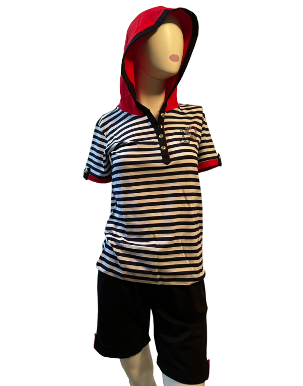 Športni komplet kratke hlače in majica na kapuco